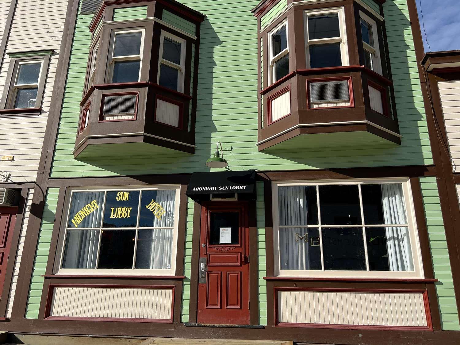 Midnight Sun, A Coast Hotel Dawson City Zewnętrze zdjęcie